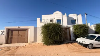 Photo 1 — Villa S+3 avec piscine