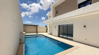 Photo 1 — Villa S+5 à vendre - Houmt Souk