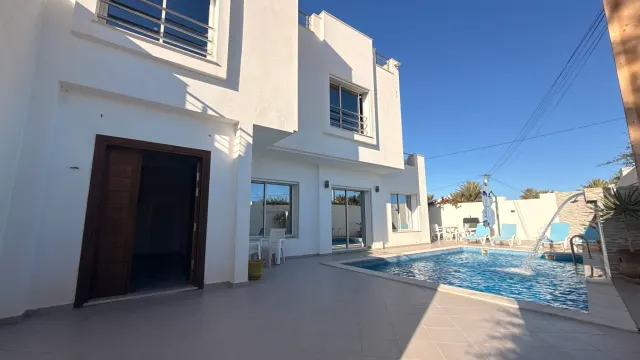 Villa S+3 avec piscine