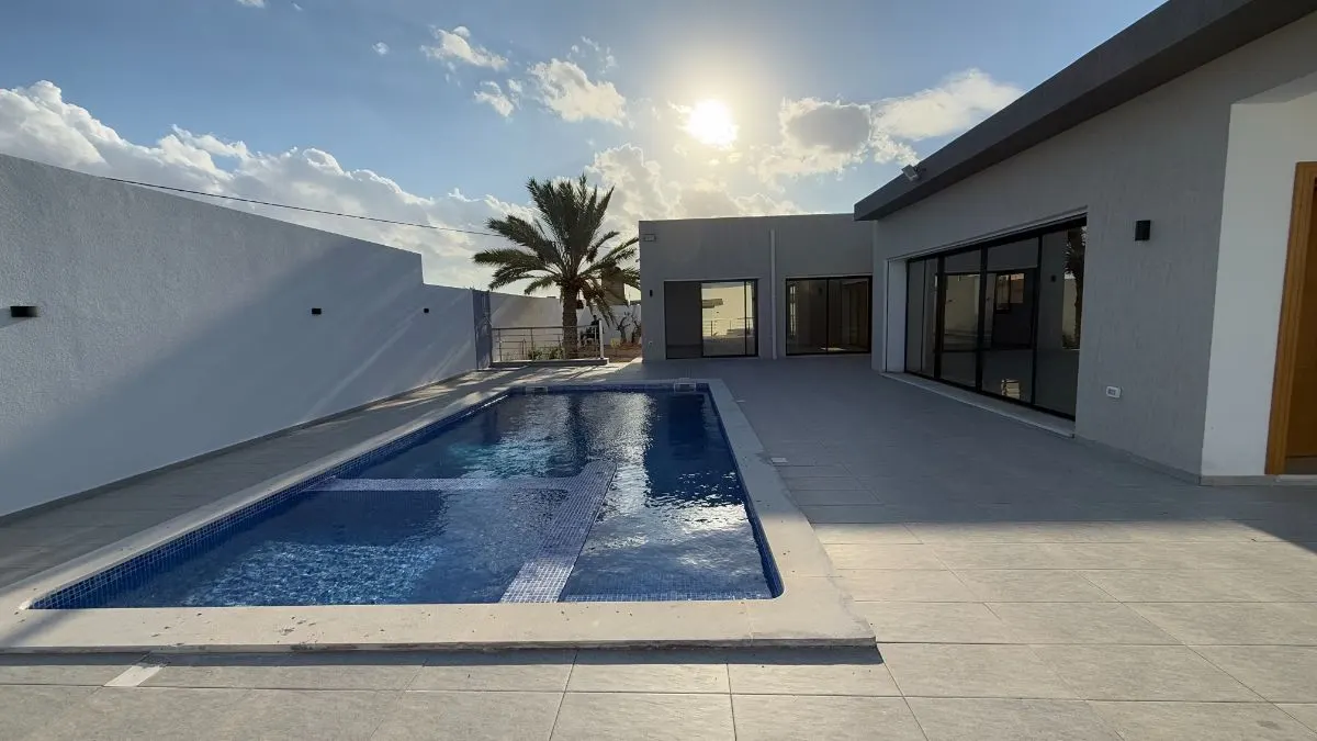 S+3 à vendre à Fadhloun