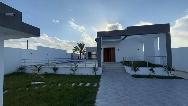 S+3 à vendre à Fadhloun