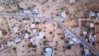 Photo 3 — Terrain Ref196a