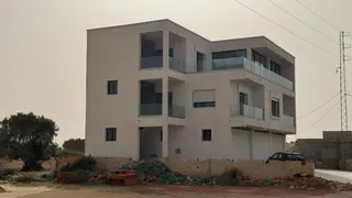 Photo 1 — Local commercial – Zarzis, Sangho