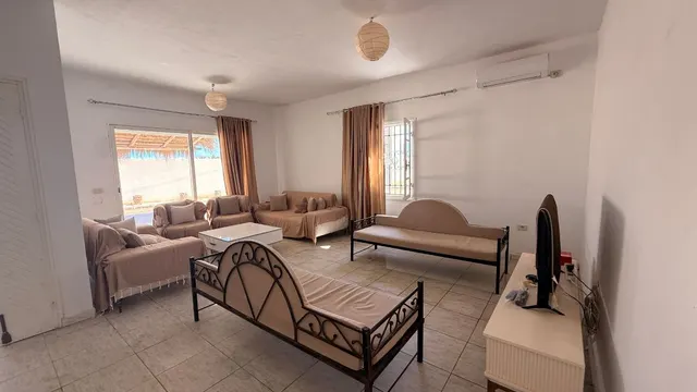 Villa S+4 - 500 m de la Route d'Aghir