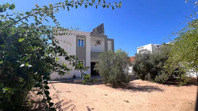 Villa S+3 avec piscine