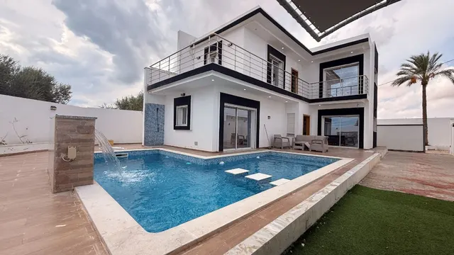 Villa S+4 - Tezdaine