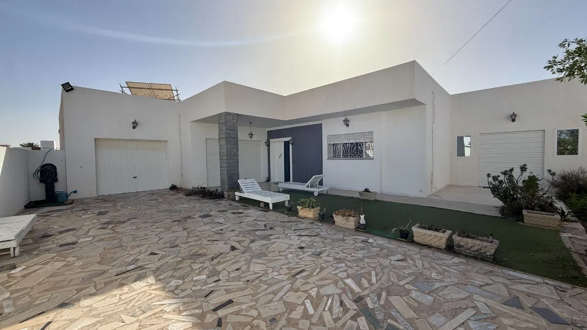 Maison S+3 à vendre - El Mey, Djerba