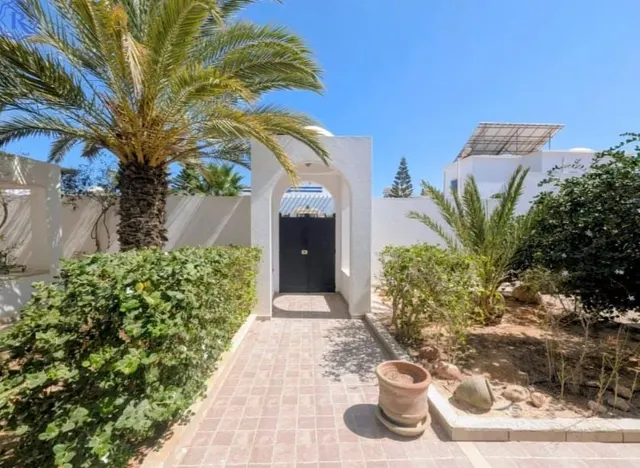 Villa S+3 avec piscine – Aghir, Djerba (zone urbaine)