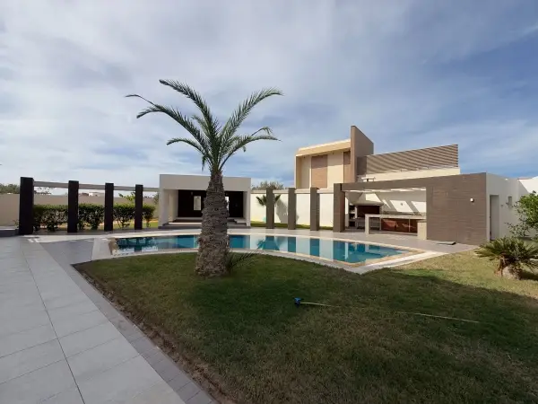 Spacieuse S+5 Vue sur mer