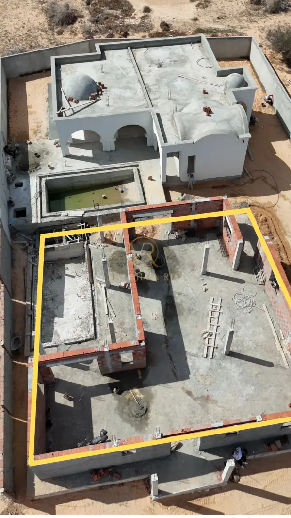 Future villa moderne en construction à Temlel