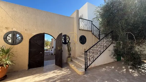 S+0 meublé (à l’étage) – Location annuelle