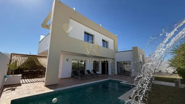 Villa S+3 en location annuelle – Temlel, Midoun