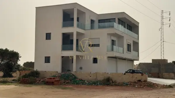 Local commercial – Zarzis, Sangho