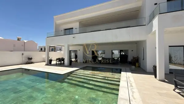 S+4 avec piscine - Aghir, Djerba