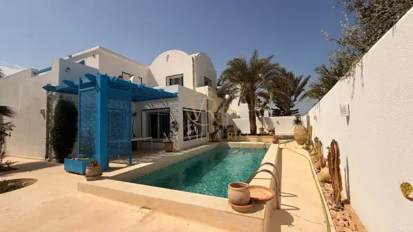 Villa S+3 avec piscine privée – Houmt Souk, Djerba