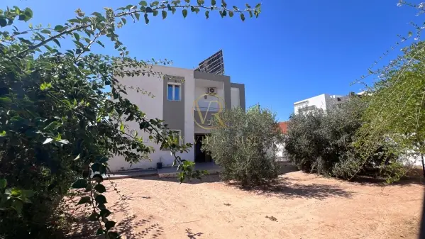 Villa S+3 avec piscine